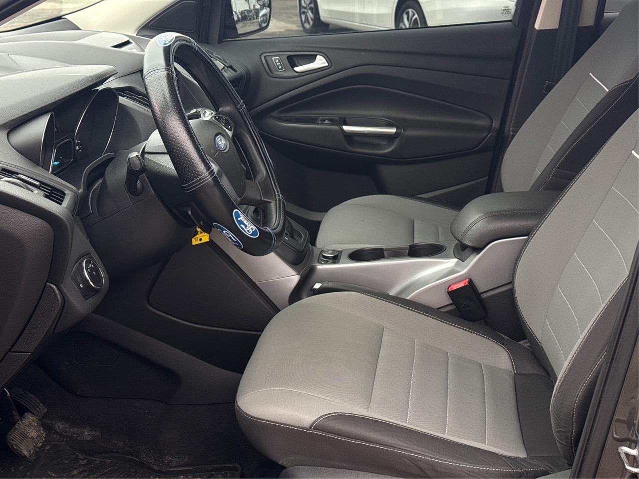 2015 Ford Escape FWD 4dr SE NAV CLEAN! WE FINANCE ALL CREDIT! Photo