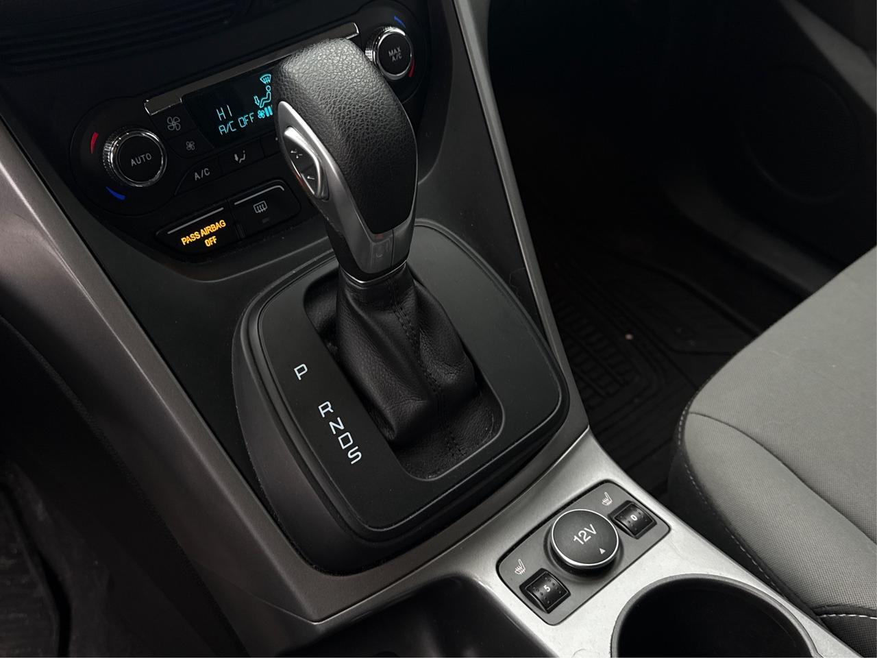 2015 Ford Escape FWD 4dr SE NAV CLEAN! WE FINANCE ALL CREDIT! Photo