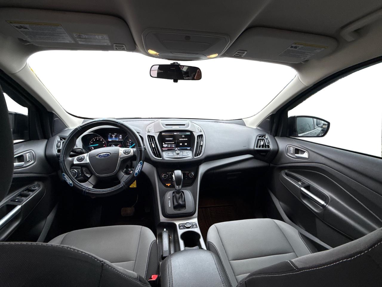 2015 Ford Escape FWD 4dr SE NAV CLEAN! WE FINANCE ALL CREDIT! Photo