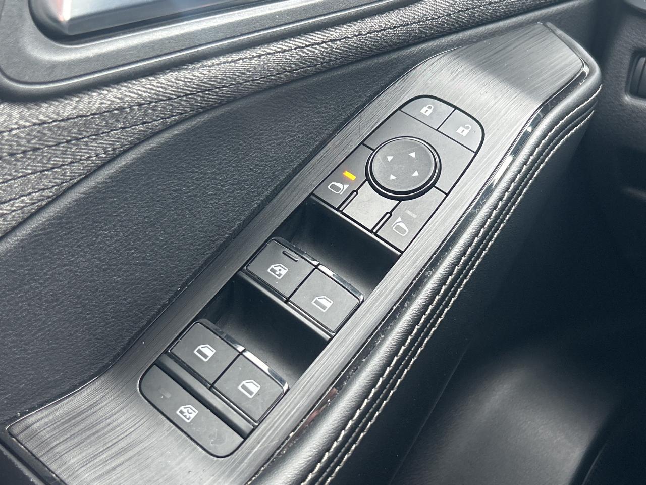 2023 Nissan Rogue SV MOONROOF Photo