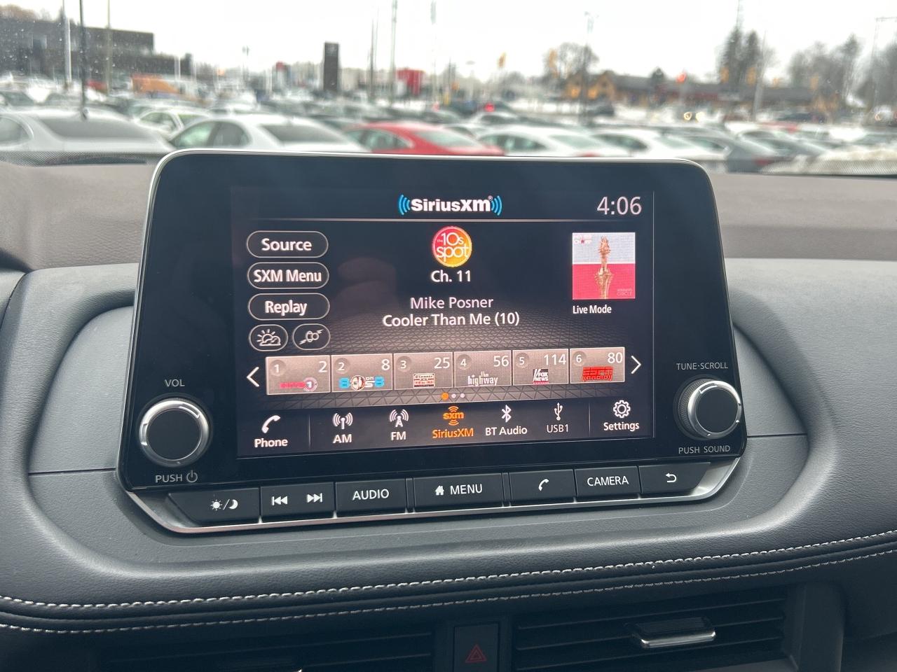 2023 Nissan Rogue SV MOONROOF Photo