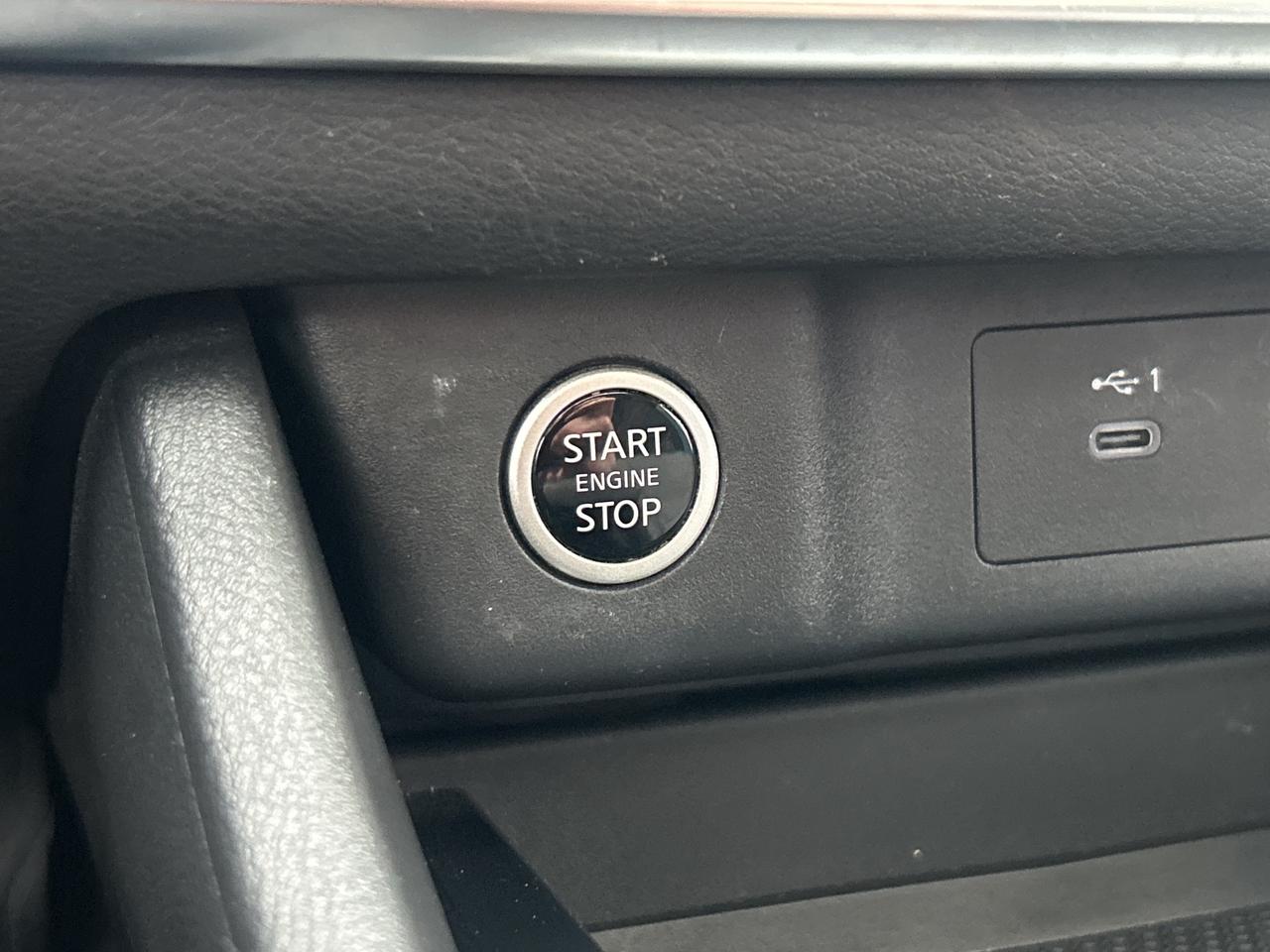 2023 Nissan Rogue SV   Panoramic Roof   Clean Carfax Photo