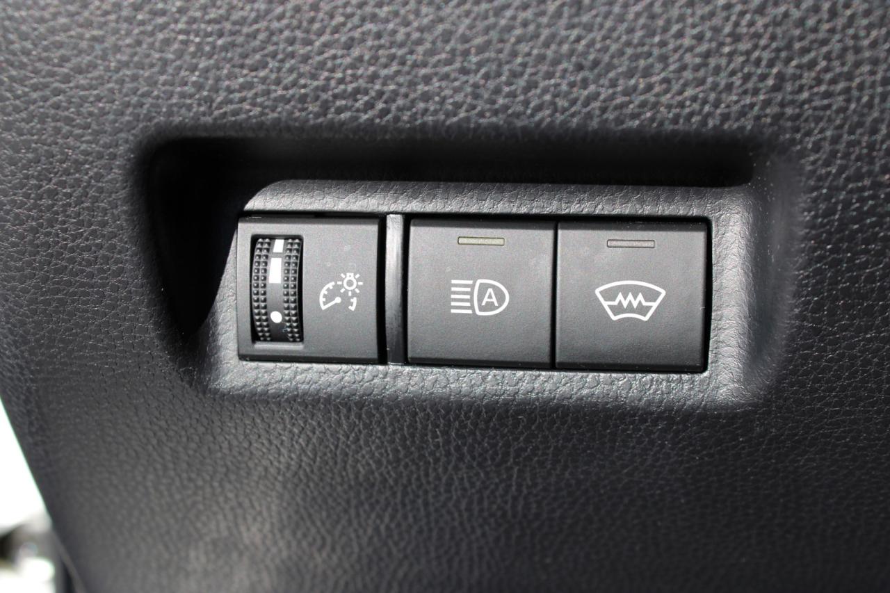 2023 Toyota RAV4 Hybrid LE Premium Hybrid No Accident $104/Weekly Certifie Photo