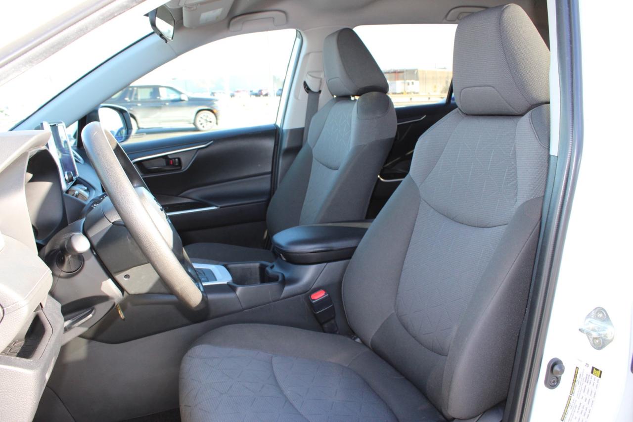 2023 Toyota RAV4 Hybrid LE Premium Hybrid No Accident $104/Weekly Certifie Photo