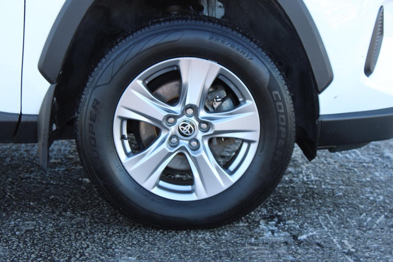 2023 Toyota RAV4 Hybrid LE Premium Hybrid No Accident $104/Weekly Certifie Photo