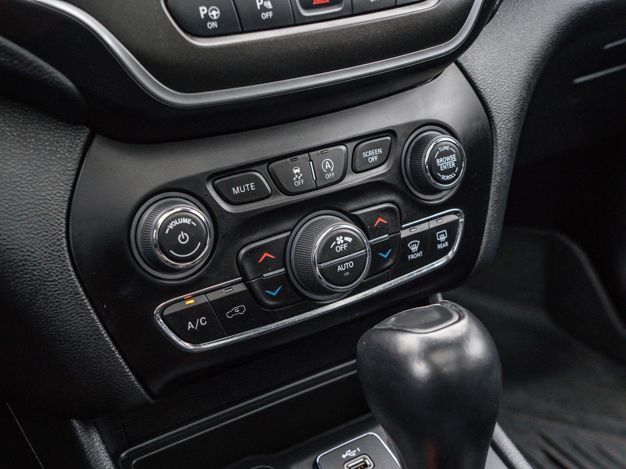 2023 Jeep Cherokee  Photo