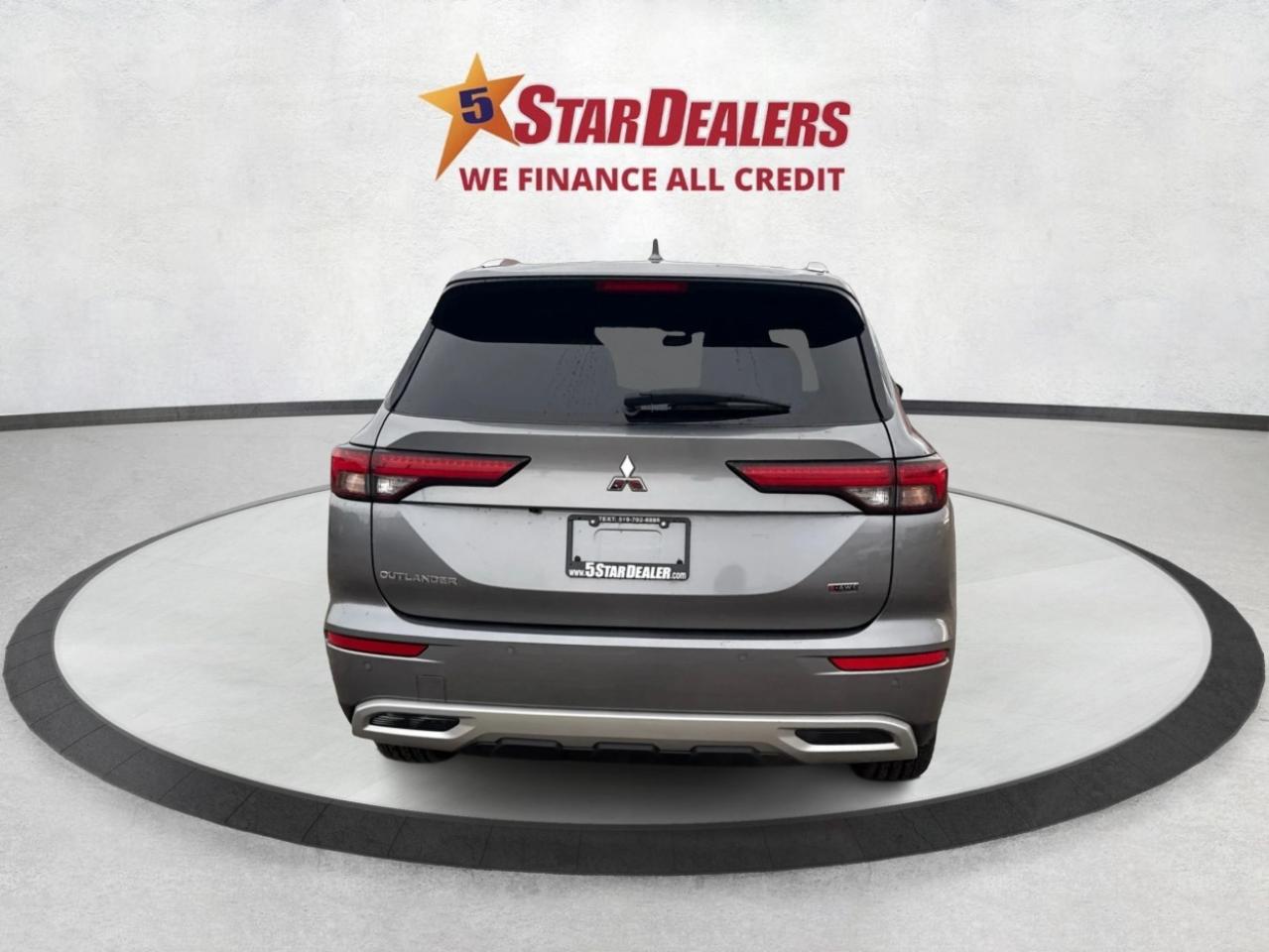 2024 Mitsubishi Outlander PANO ROOF 3 ROW SEATING WE FINANCE ALL CREDIT! Photo