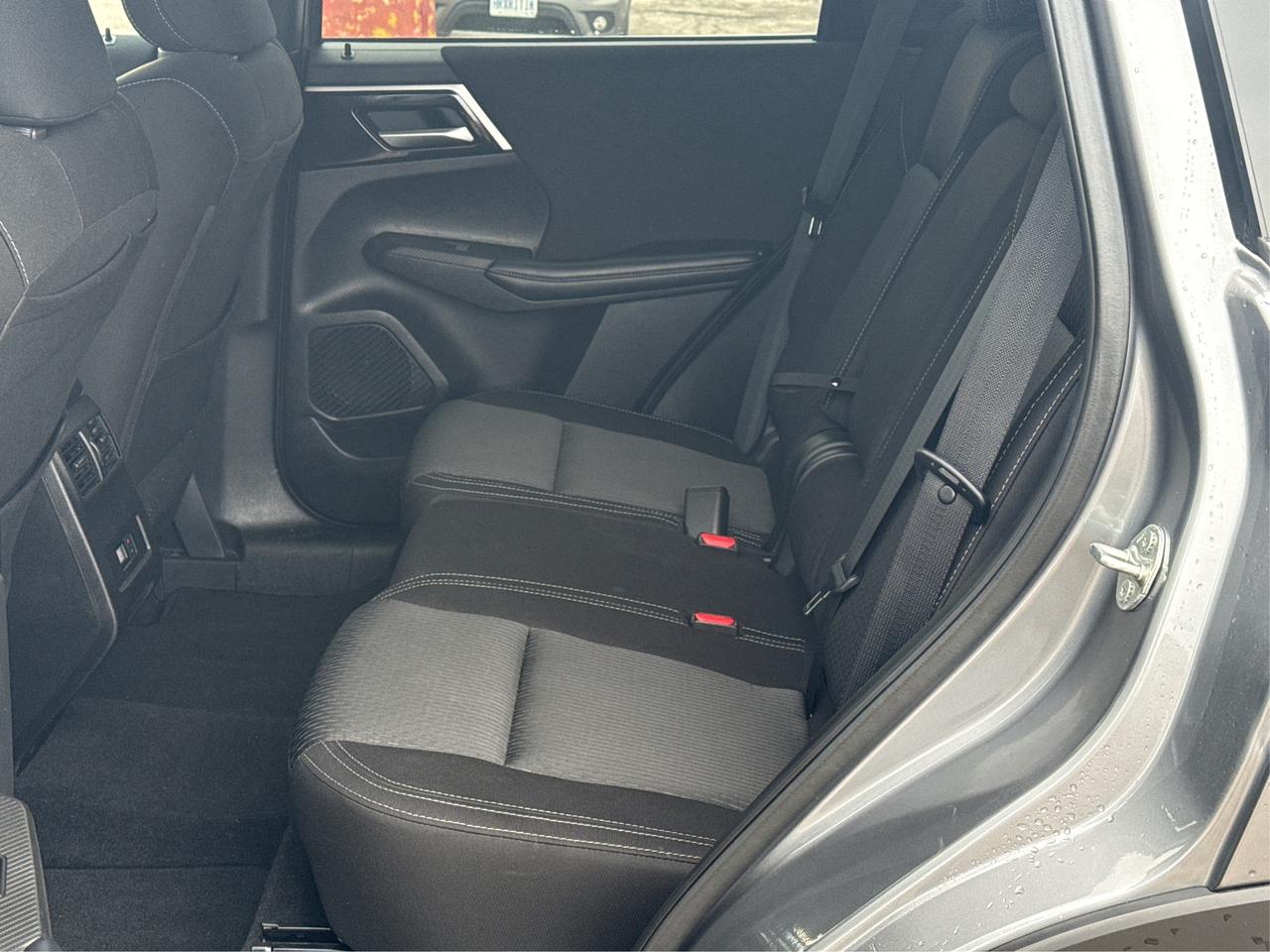 2024 Mitsubishi Outlander PANO ROOF 3 ROW SEATING WE FINANCE ALL CREDIT! Photo