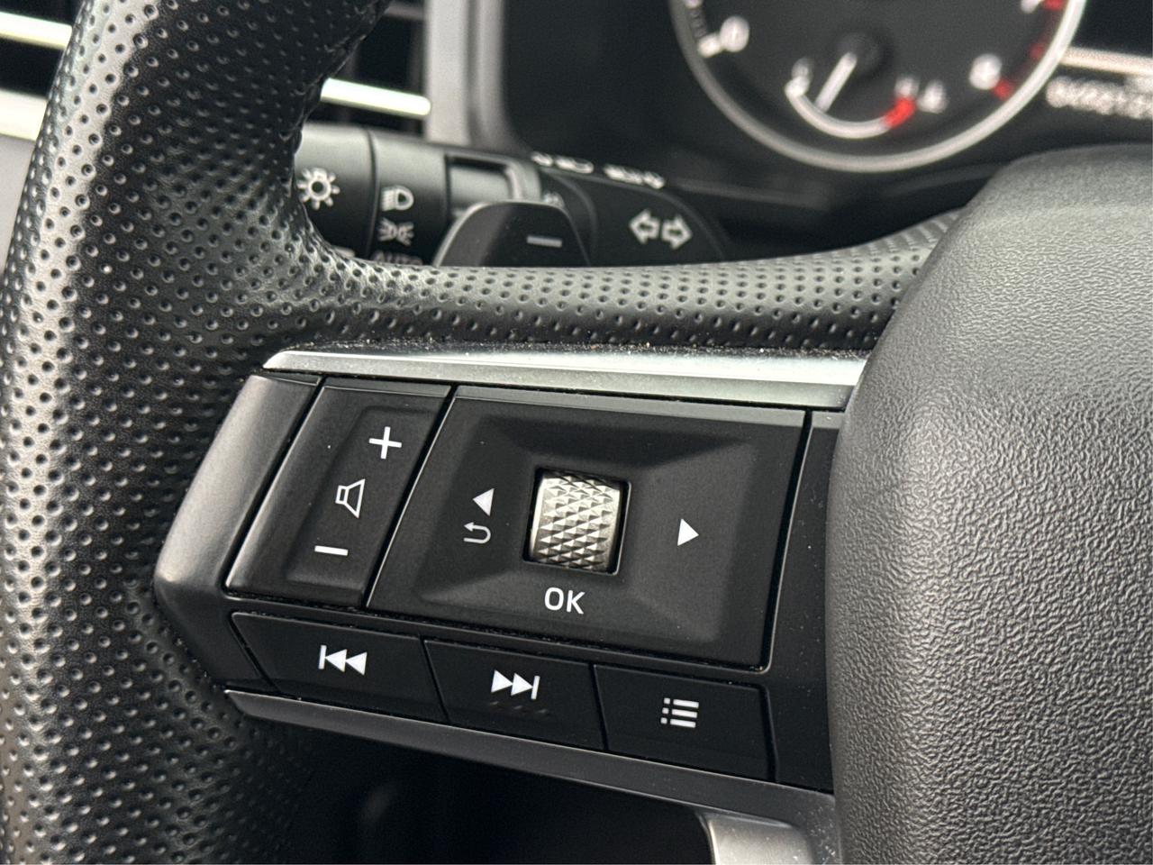 2024 Mitsubishi Outlander PANO ROOF 3 ROW SEATING WE FINANCE ALL CREDIT! Photo