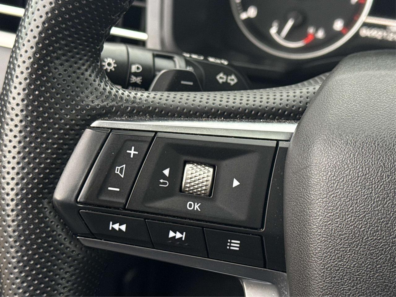 2024 Mitsubishi Outlander PANO ROOF 3 ROW SEATING WE FINANCE ALL CREDIT! Photo