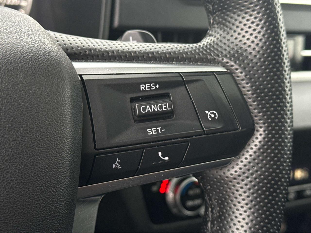 2024 Mitsubishi Outlander PANO ROOF 3 ROW SEATING WE FINANCE ALL CREDIT! Photo