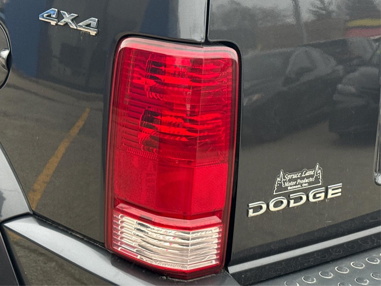 2010 Dodge Nitro NAV   ! WE FINANCE ALL CREDIT! Photo