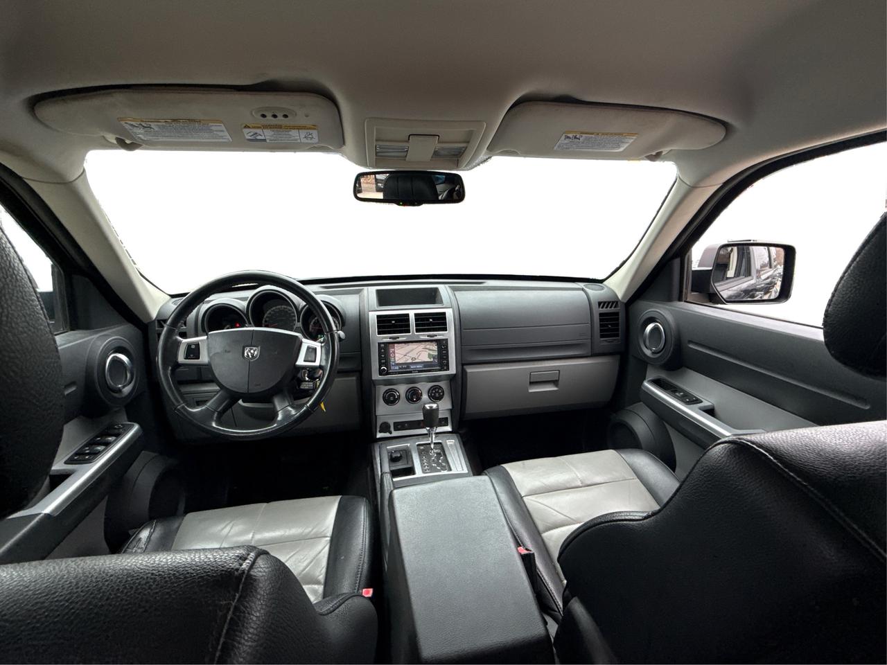 2010 Dodge Nitro NAV   ! WE FINANCE ALL CREDIT! Photo