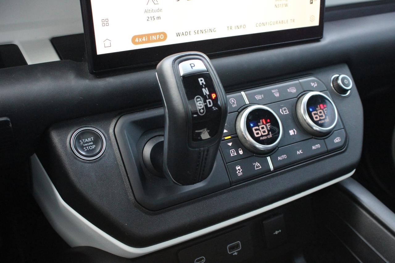 2023 Land Rover Defender 110 X-Dynamic SE V6 No Accident Clean CarFax. Photo