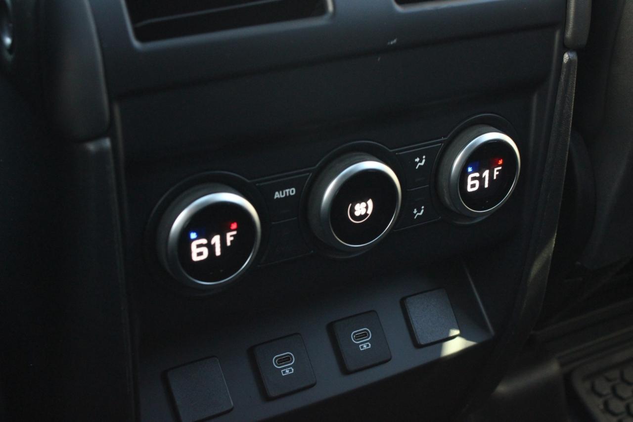 2023 Land Rover Defender 110 X-Dynamic SE V6 No Accident Clean CarFax. Photo