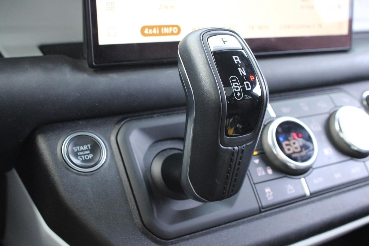 2023 Land Rover Defender 110 X-Dynamic SE V6 No Accident Clean CarFax. Photo