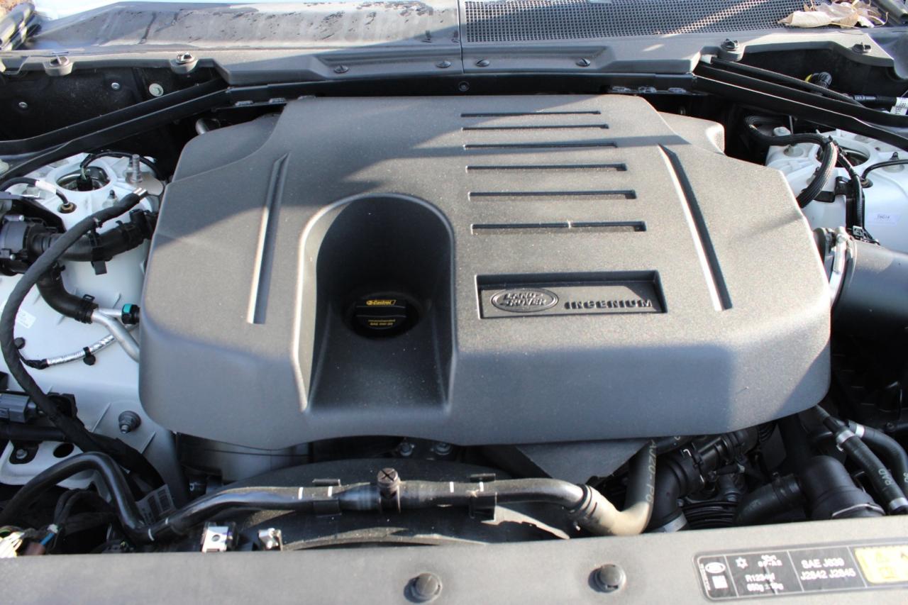 2023 Land Rover Defender 110 X-Dynamic SE V6 No Accident Safety Certified Photo