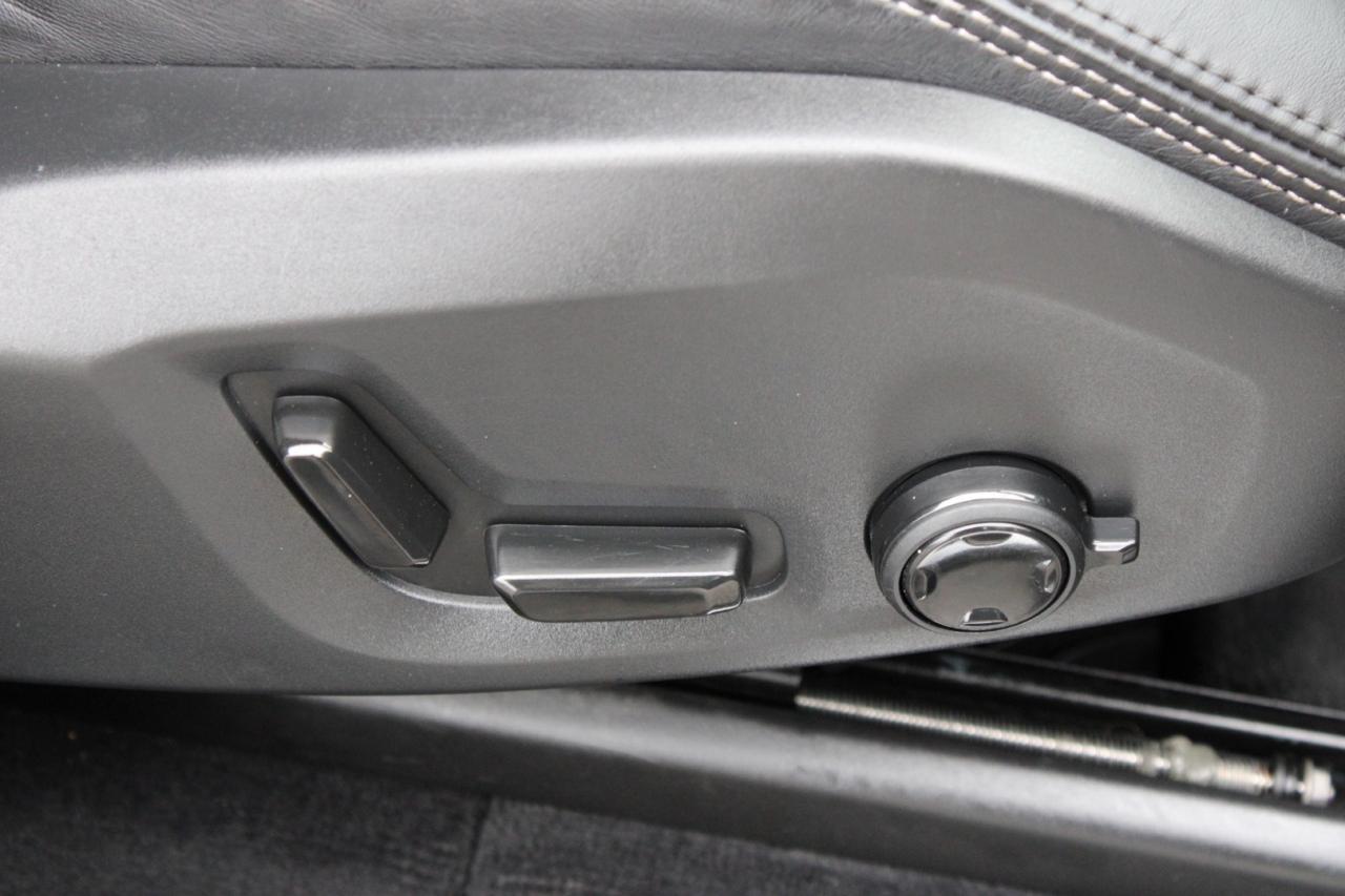 2023 Volvo XC90 B6 Ultimate Dark 7 Passenger Loaded Photo