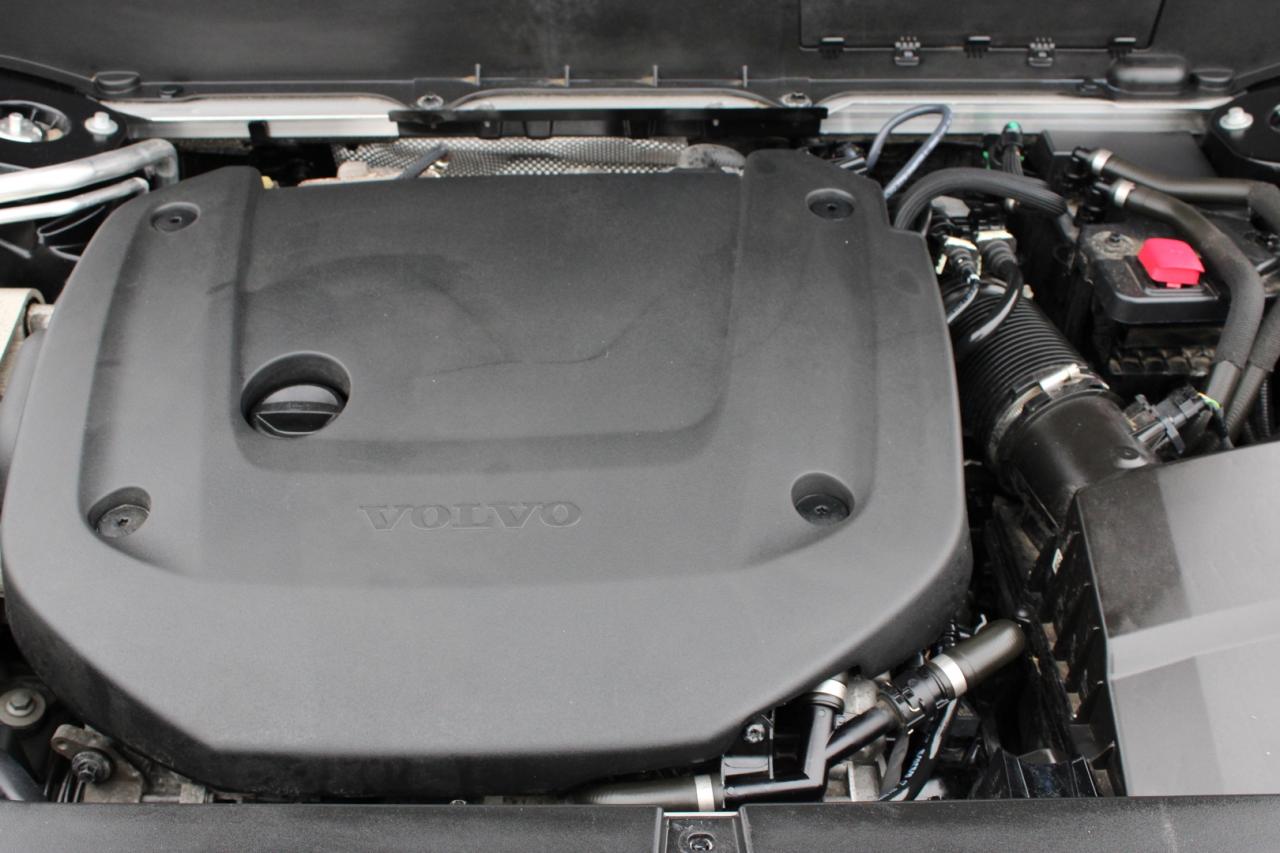 2023 Volvo XC90 B6 Ultimate Dark 7 Passenger Loaded Certified Photo