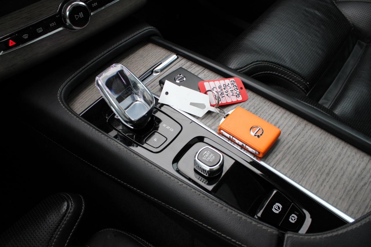 2023 Volvo XC90 B6 Ultimate Dark 7 Passenger Loaded Photo