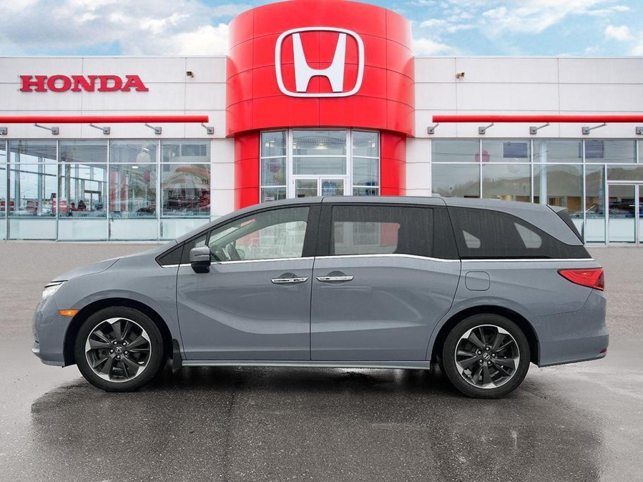 2023 Honda Odyssey Touring Photo2