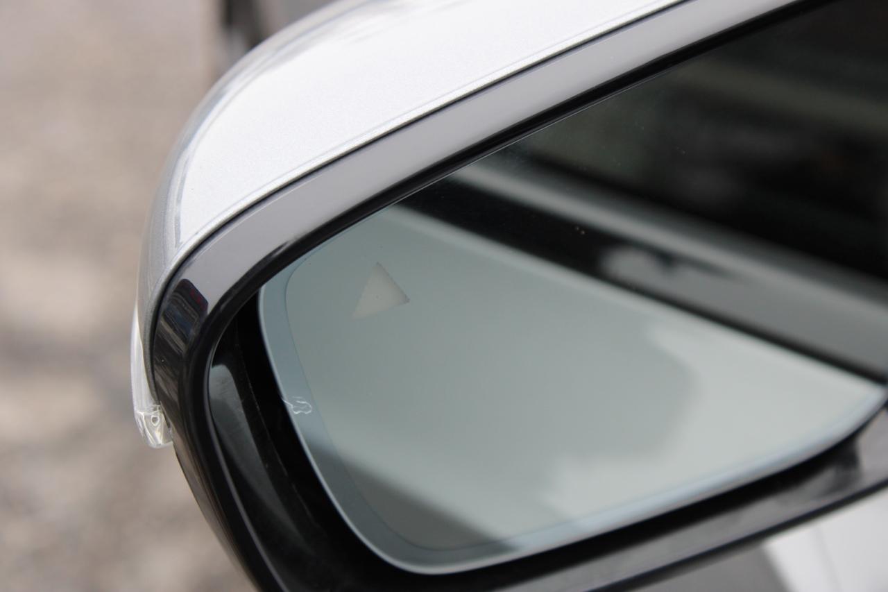 2023 BMW 3 Series 330i xDrive M Sport AWD No Accident $/Weekly Safet Photo