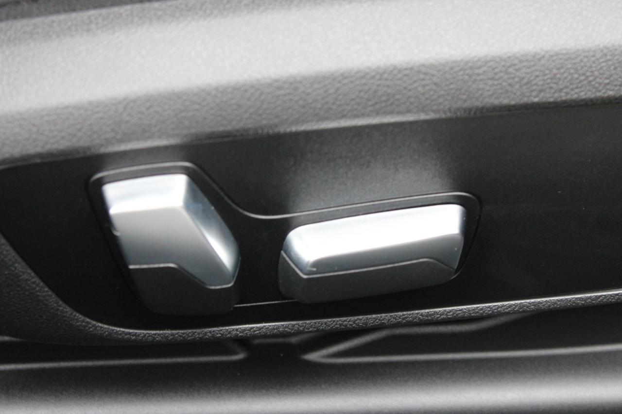 2023 BMW 3 Series 330i xDrive M Sport AWD No Accident $/Weekly Safet Photo