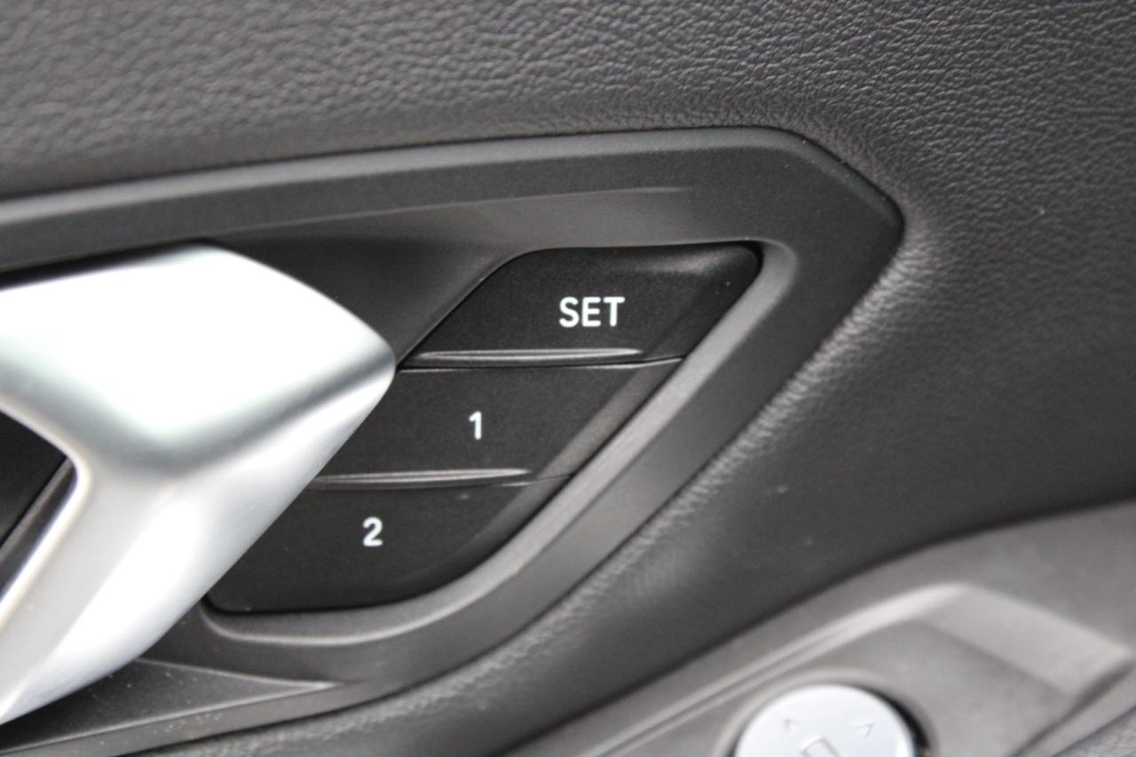 2023 BMW 3 Series 330i xDrive M Sport AWD No Accident $/Weekly Safet Photo