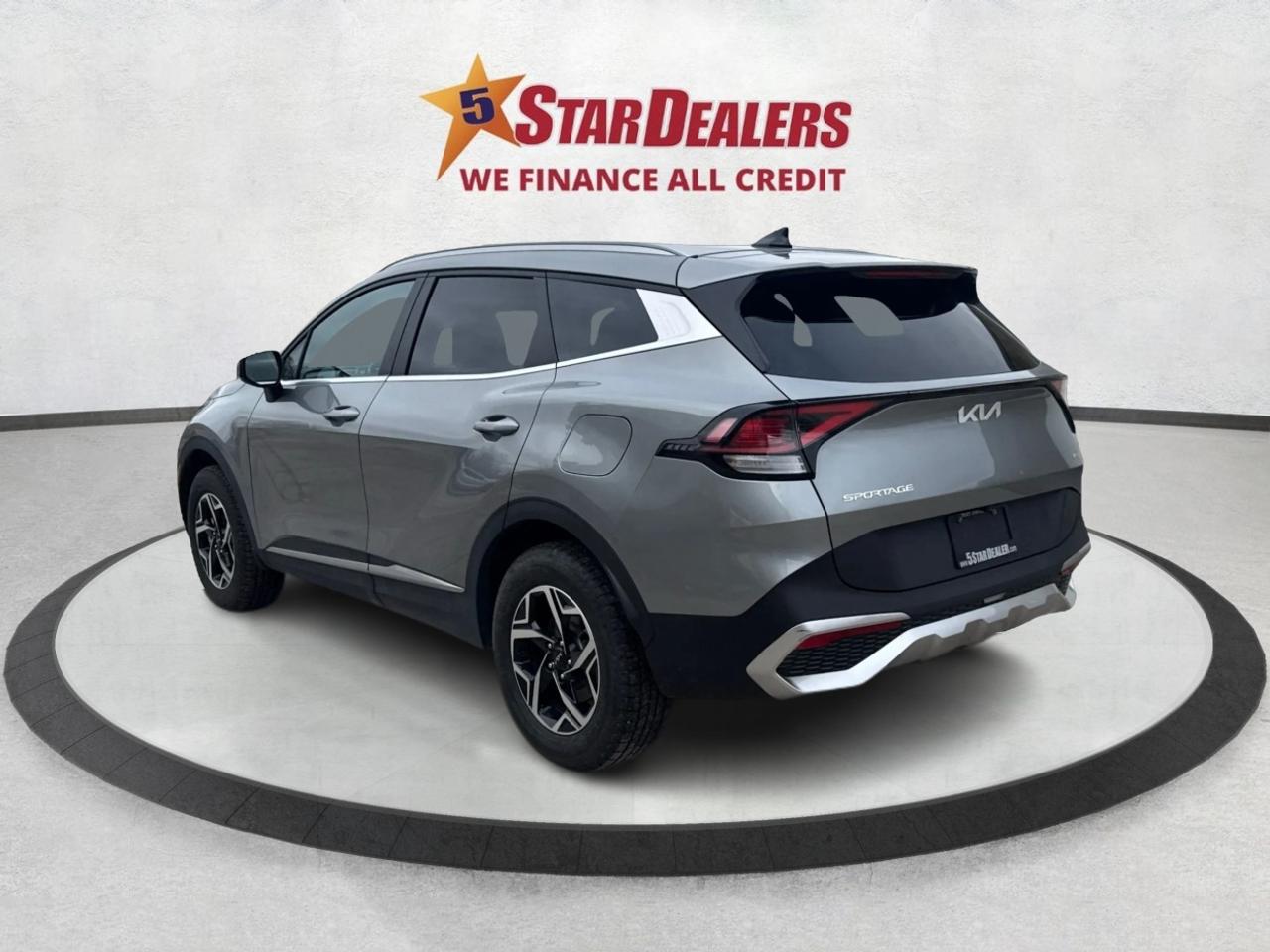 2023 Kia Sportage AWD HEATED SEATS MINT WE FINANCE ALL CREDIT! Photo4