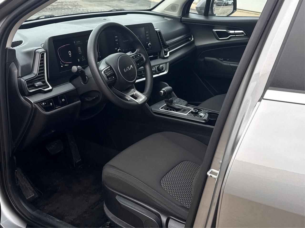 2023 Kia Sportage AWD HEATED SEATS MINT WE FINANCE ALL CREDIT! Photo