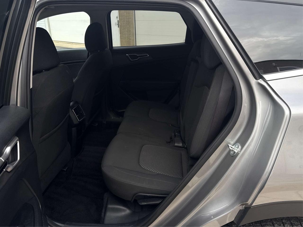 2023 Kia Sportage AWD HEATED SEATS MINT WE FINANCE ALL CREDIT! Photo