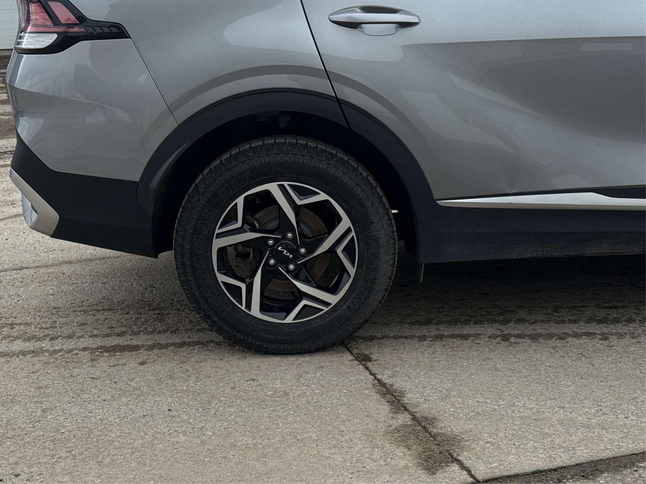 2023 Kia Sportage AWD HEATED SEATS MINT WE FINANCE ALL CREDIT! Photo