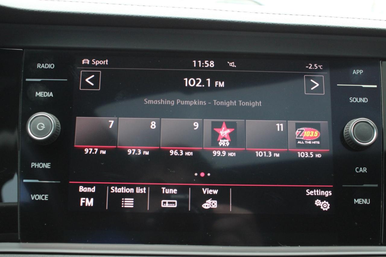 2019 Volkswagen Jetta 1.4T Highline 6 Speed Manual No Accident Certified Photo