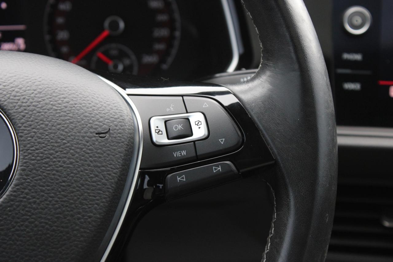 2019 Volkswagen Jetta 1.4T Highline 6 Speed Manual No Accident Certified Photo