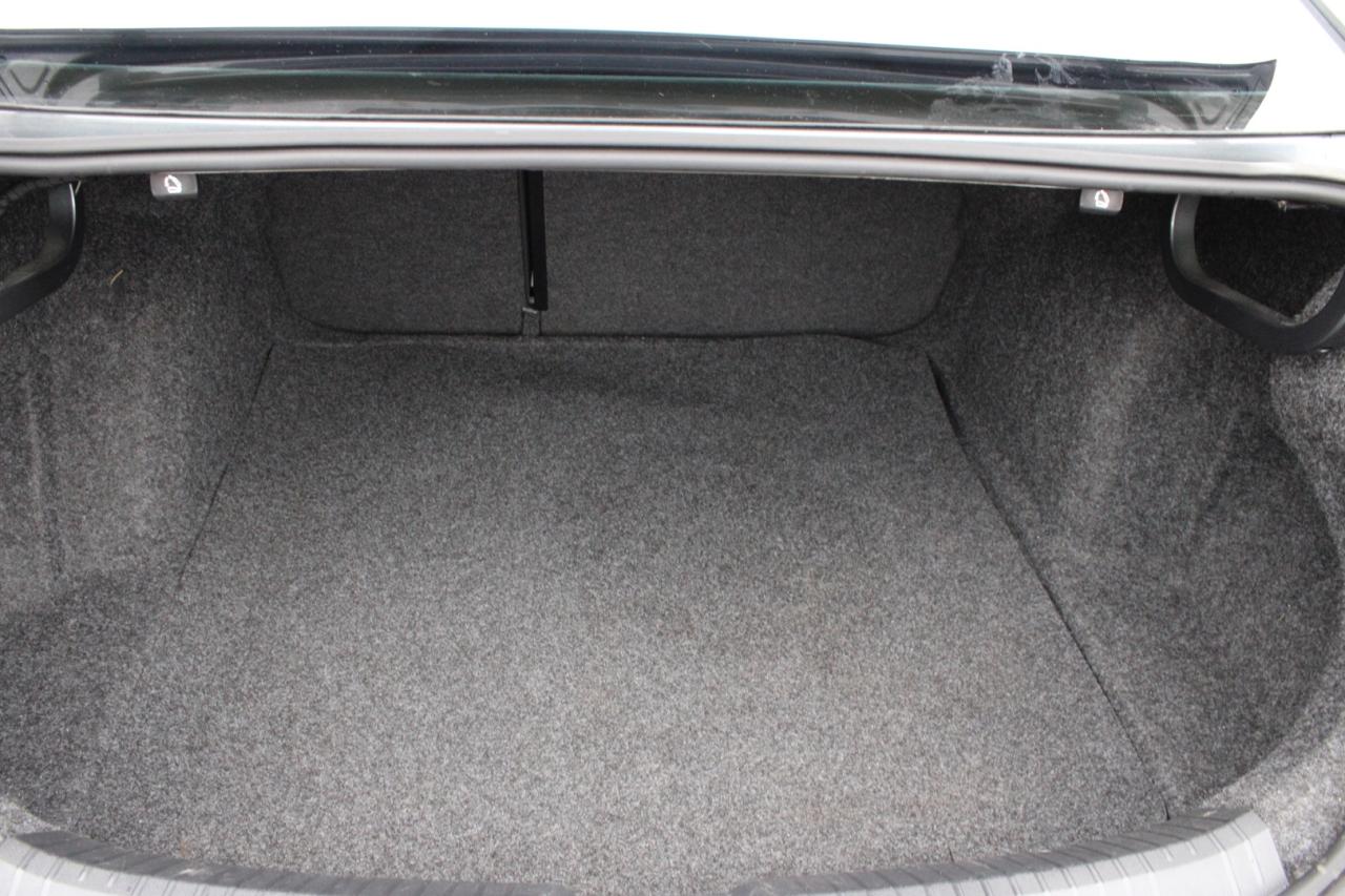 2019 Volkswagen Jetta 1.4T Highline 6 Speed Manual No Accident Certified Photo