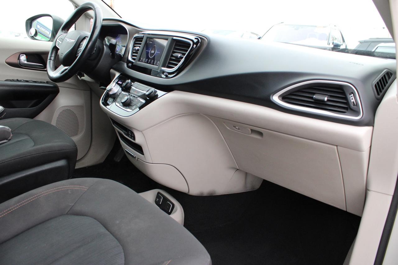 2019 Chrysler Pacifica Touring   $65/Weekly   7 Passenger   Camera Photo