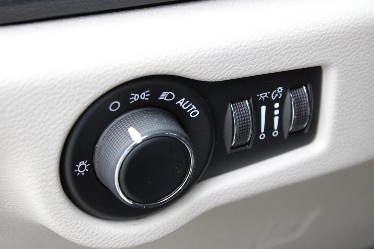 2019 Chrysler Pacifica Touring   $65/Weekly   7 Passenger   Camera Photo