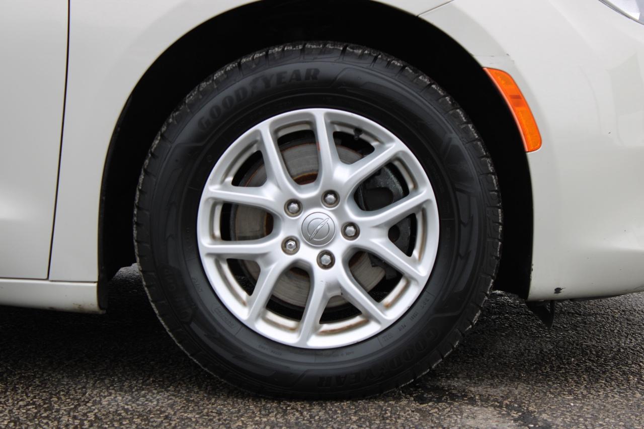 2019 Chrysler Pacifica Touring   $65/Weekly   7 Passenger   Camera Photo