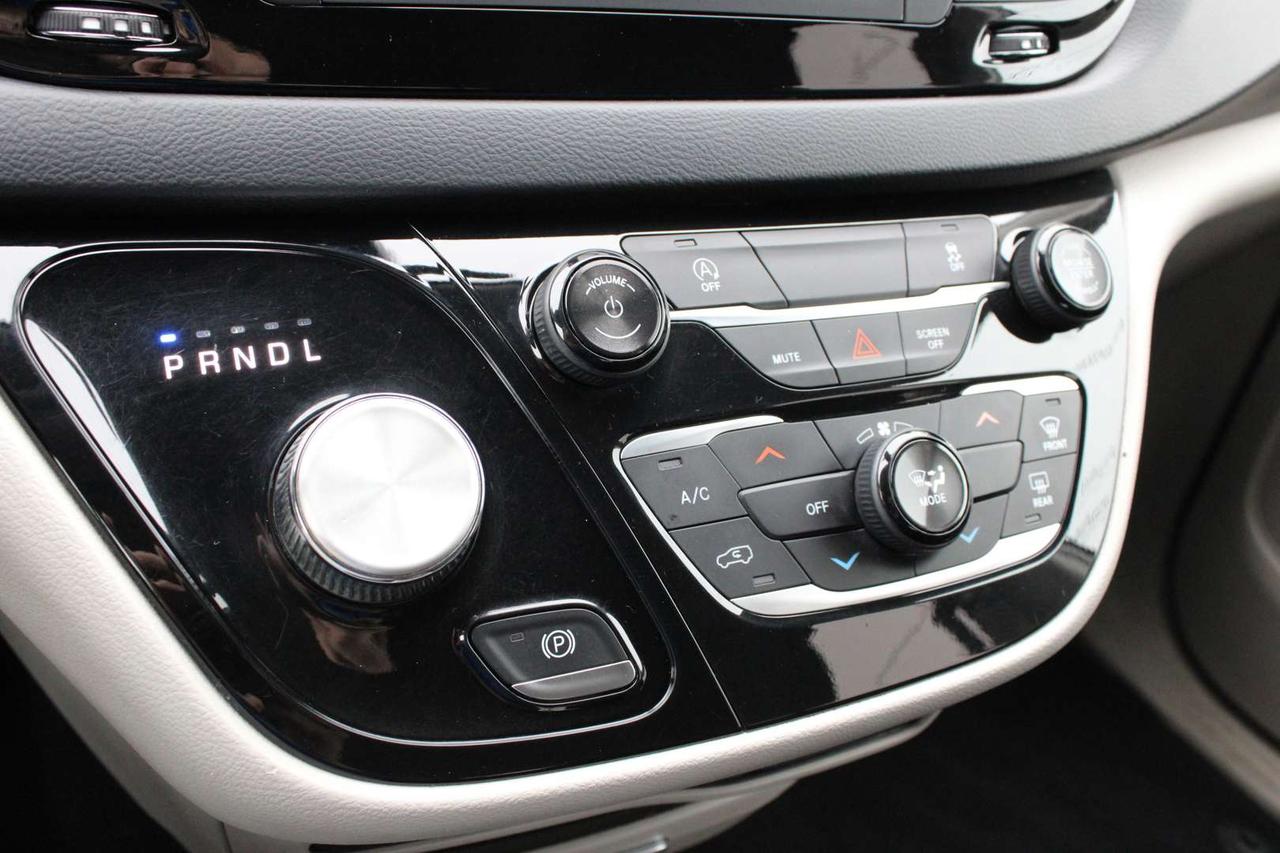 2019 Chrysler Pacifica Touring   $65/Weekly   7 Passenger   Camera Photo