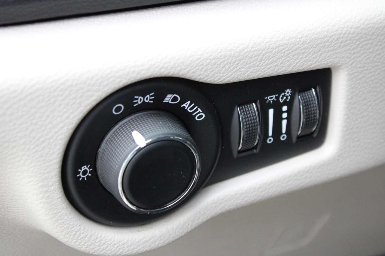 2019 Chrysler Pacifica Touring   $65/Weekly   7 Passenger   Camera Photo