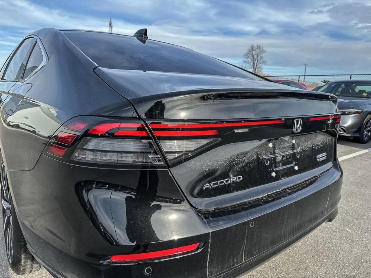 2025 Honda Accord Hybrid TOURING Photo