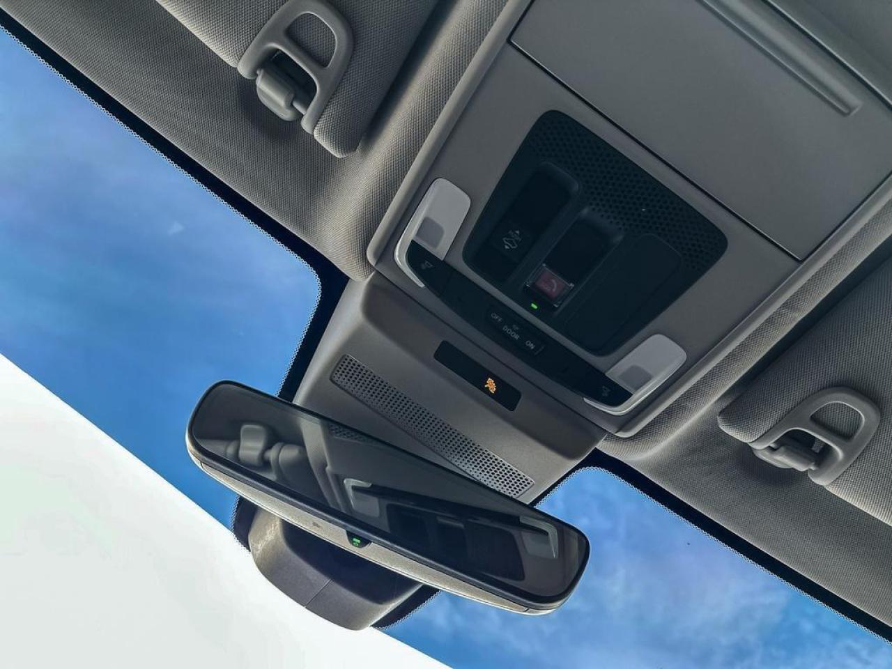 2025 Honda Accord Hybrid TOURING Photo