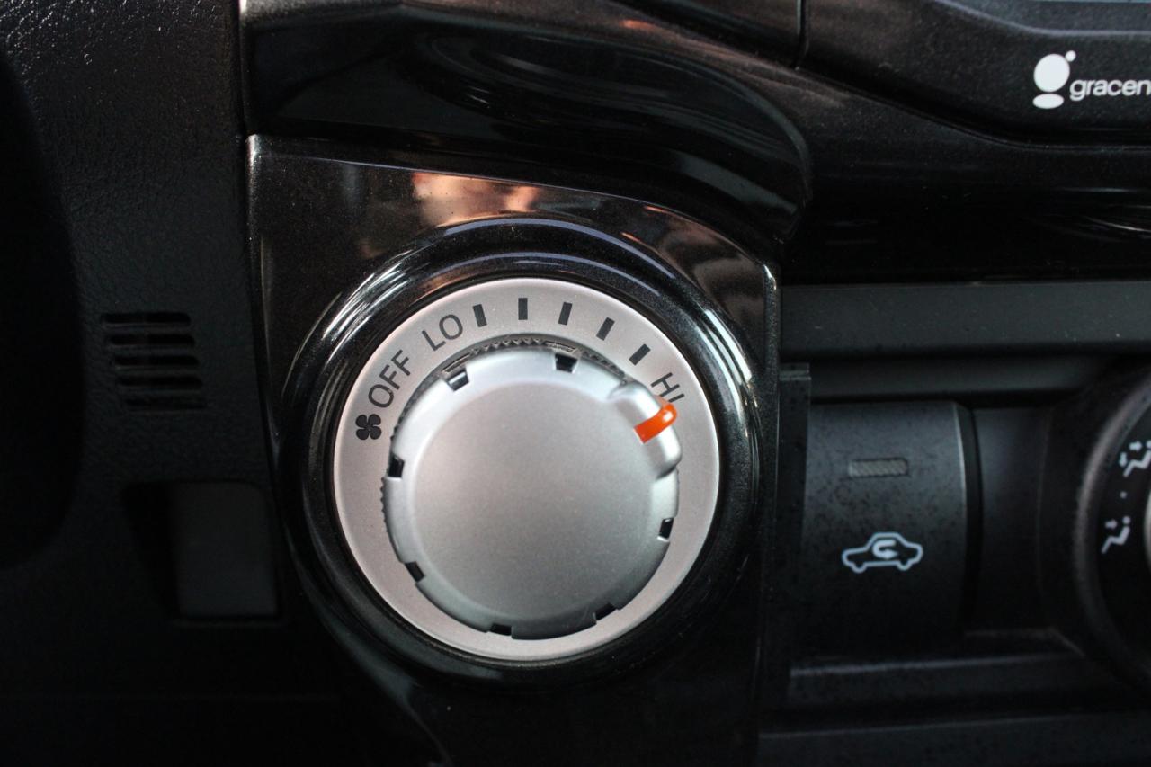 2015 Toyota 4Runner SR5 4WD SR5   LIMITED   SAFETY CERTIFIED Photo