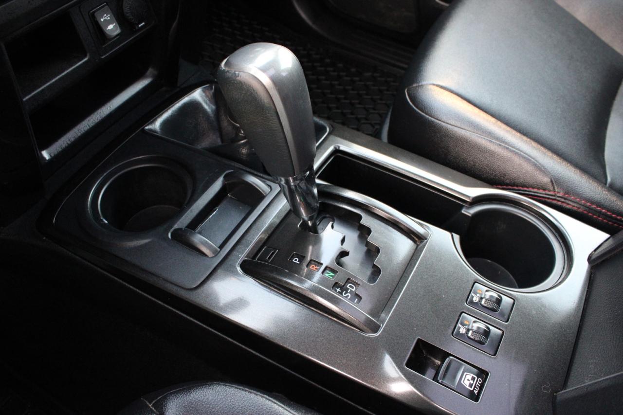 2015 Toyota 4Runner SR5 4WD SR5   LIMITED   SAFETY CERTIFIED Photo