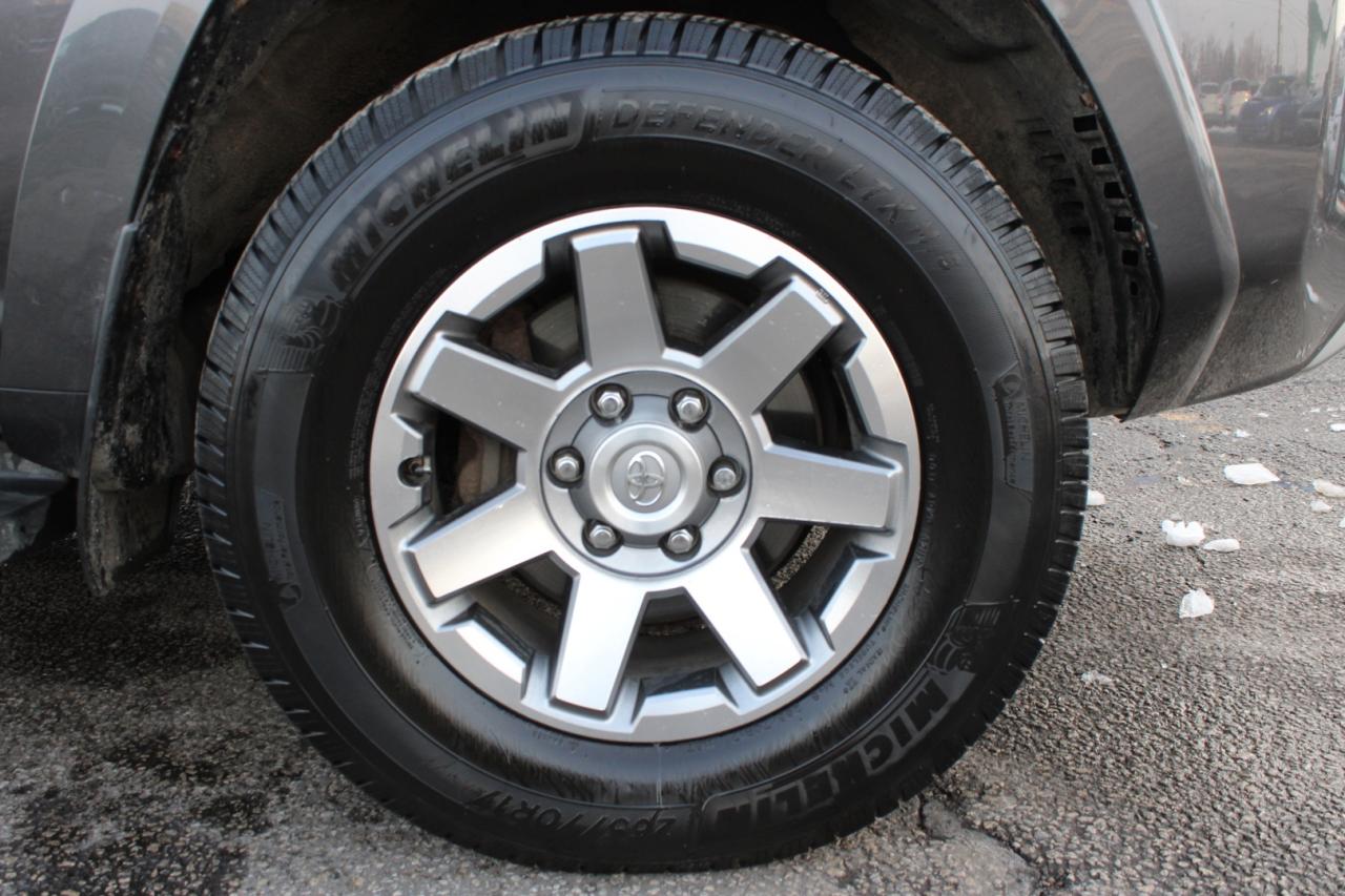 2015 Toyota 4Runner SR5 4WD SR5   LIMITED   SAFETY CERTIFIED Photo