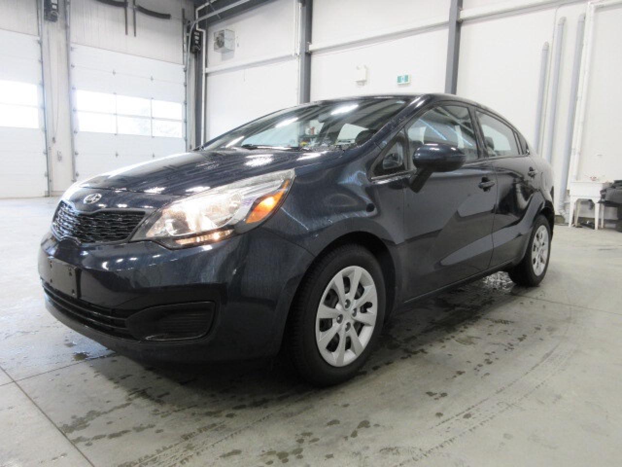 2015 Kia Rio LX+, AUTO, A/C, HTD SEATS, BT, JUST 100K! Photo3