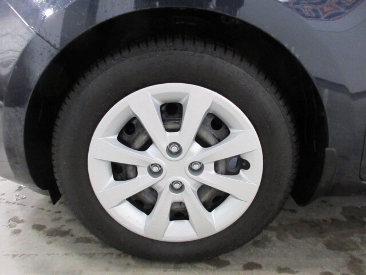 2015 Kia Rio LX+, AUTO, A/C, HTD SEATS, BT, JUST 100K! Photo