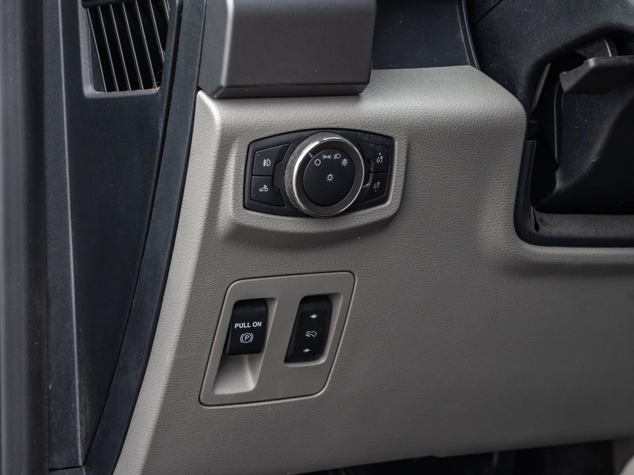 2020 Ford F-150 XLT 4WD SuperCrew 5.5' Box  BACK UP CAMERA Photo