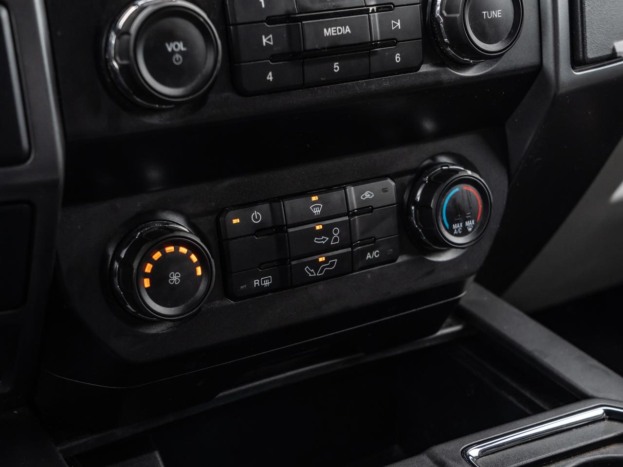 2020 Ford F-150 XLT 4WD SuperCrew 5.5' Box  BACK UP CAMERA Photo