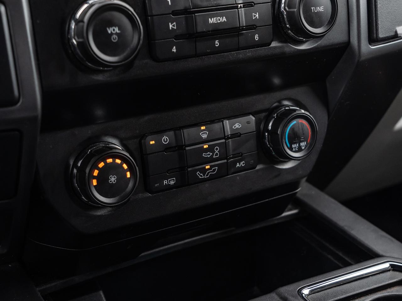 2020 Ford F-150 XLT 4WD SuperCrew 5.5' Box  BACK UP CAMERA Photo